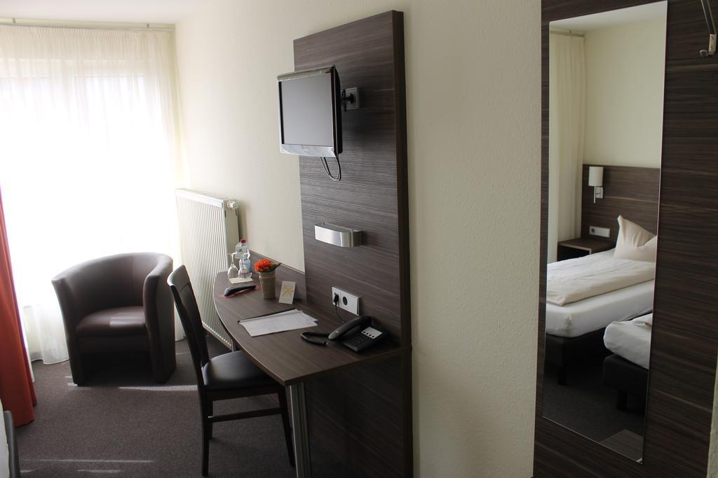 Hotel Weissach Am Neuenbuehl Rum bild